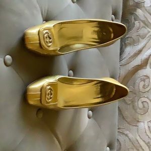 Gold lake patent Gucci heels